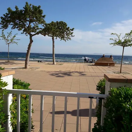 Residencia Platja De Roses Apartment Exterior photo