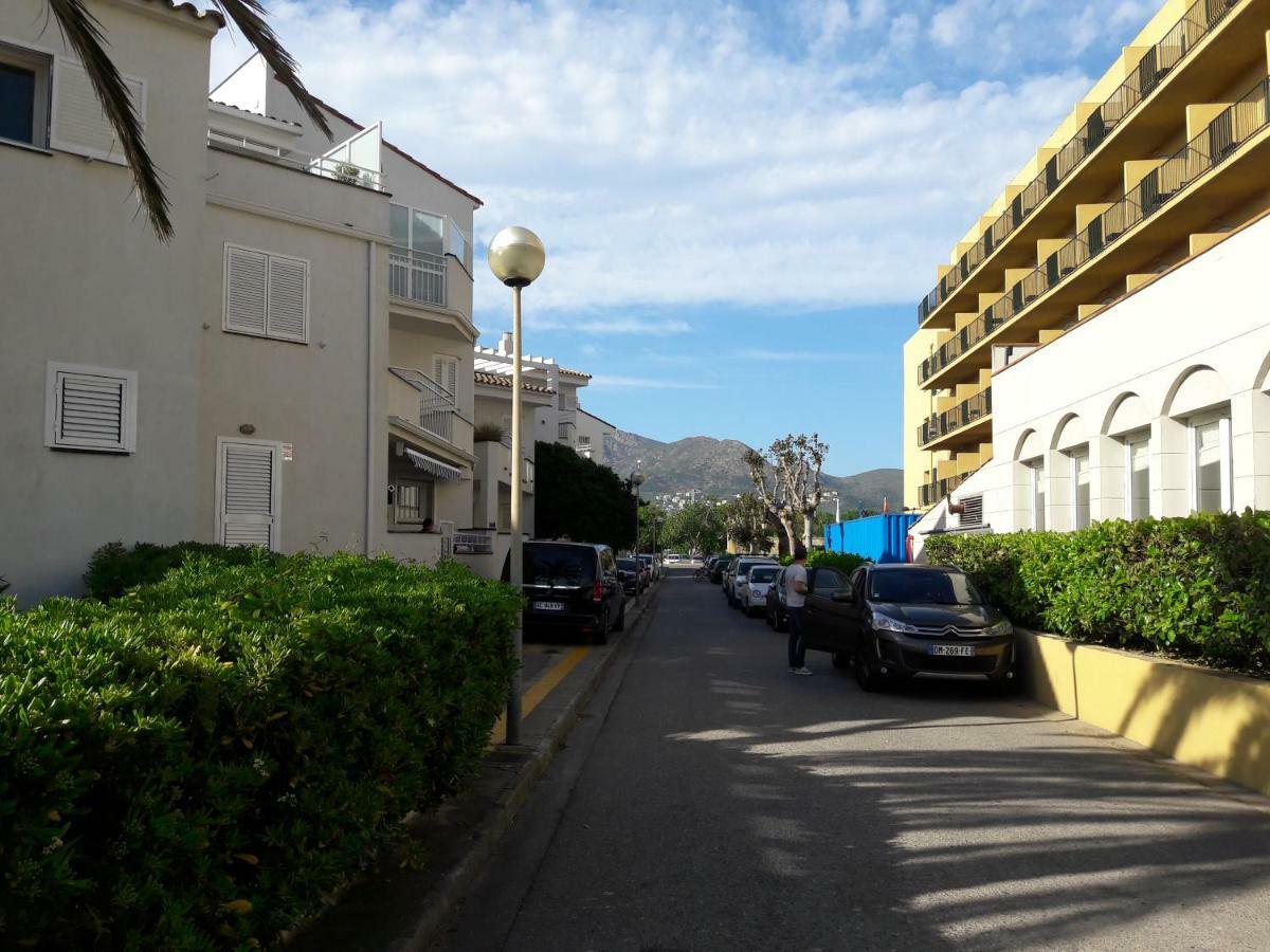 Residencia Platja De * Roses